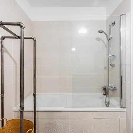 Guestready - Chic Cocoon With A Balcony Suresnes