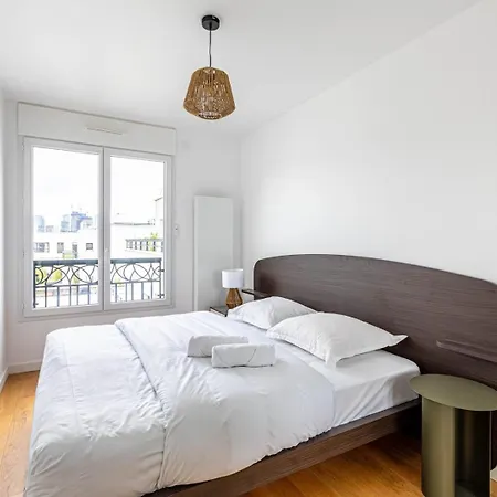 Guestready - Chic Cocoon With A Balcony Apartment Suresnes